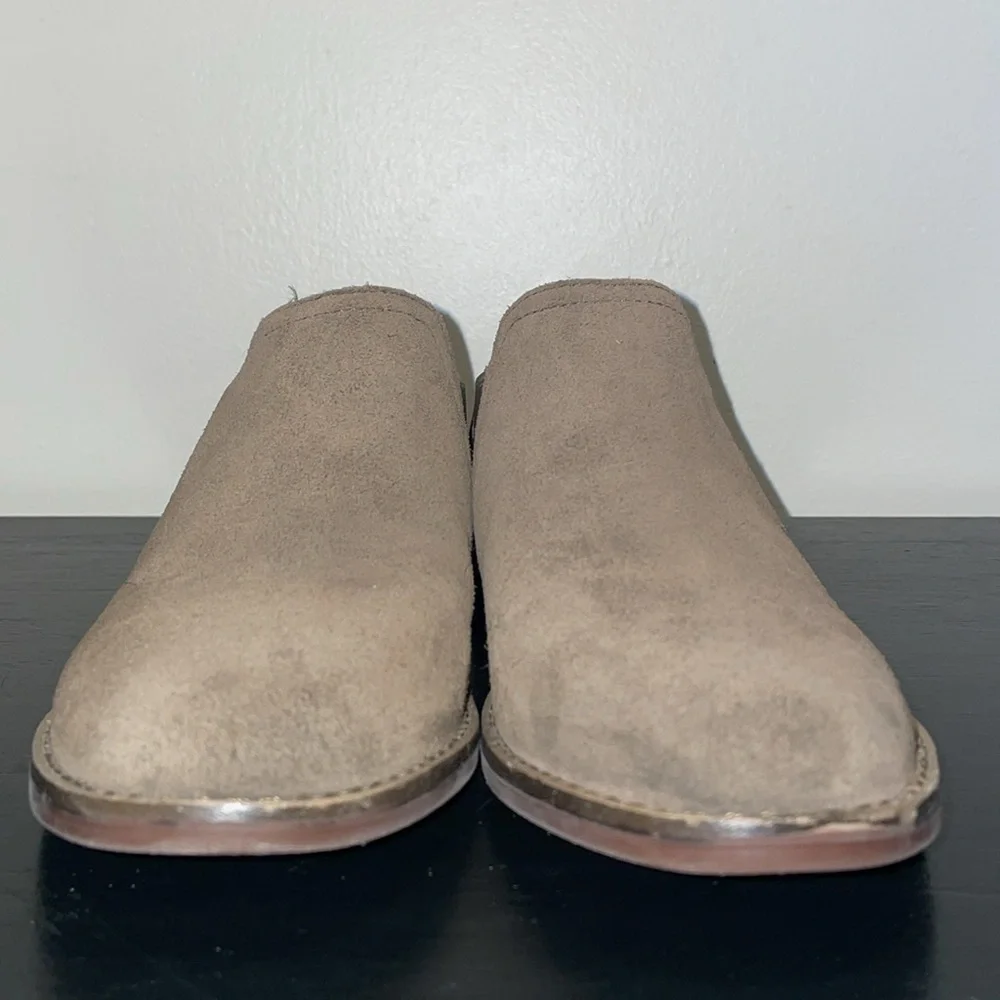 Clarks Women's Camzin Step Loafer.‎ Dark Olive & Tan Combination.  Size 7